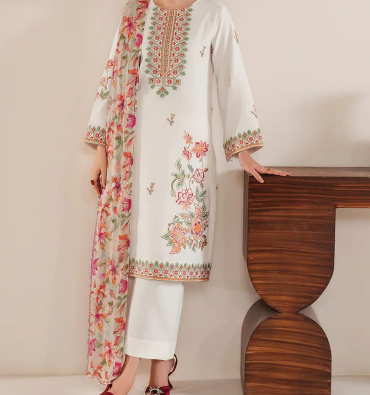 SAPPHIRE BRAND Summer Collection 2025
